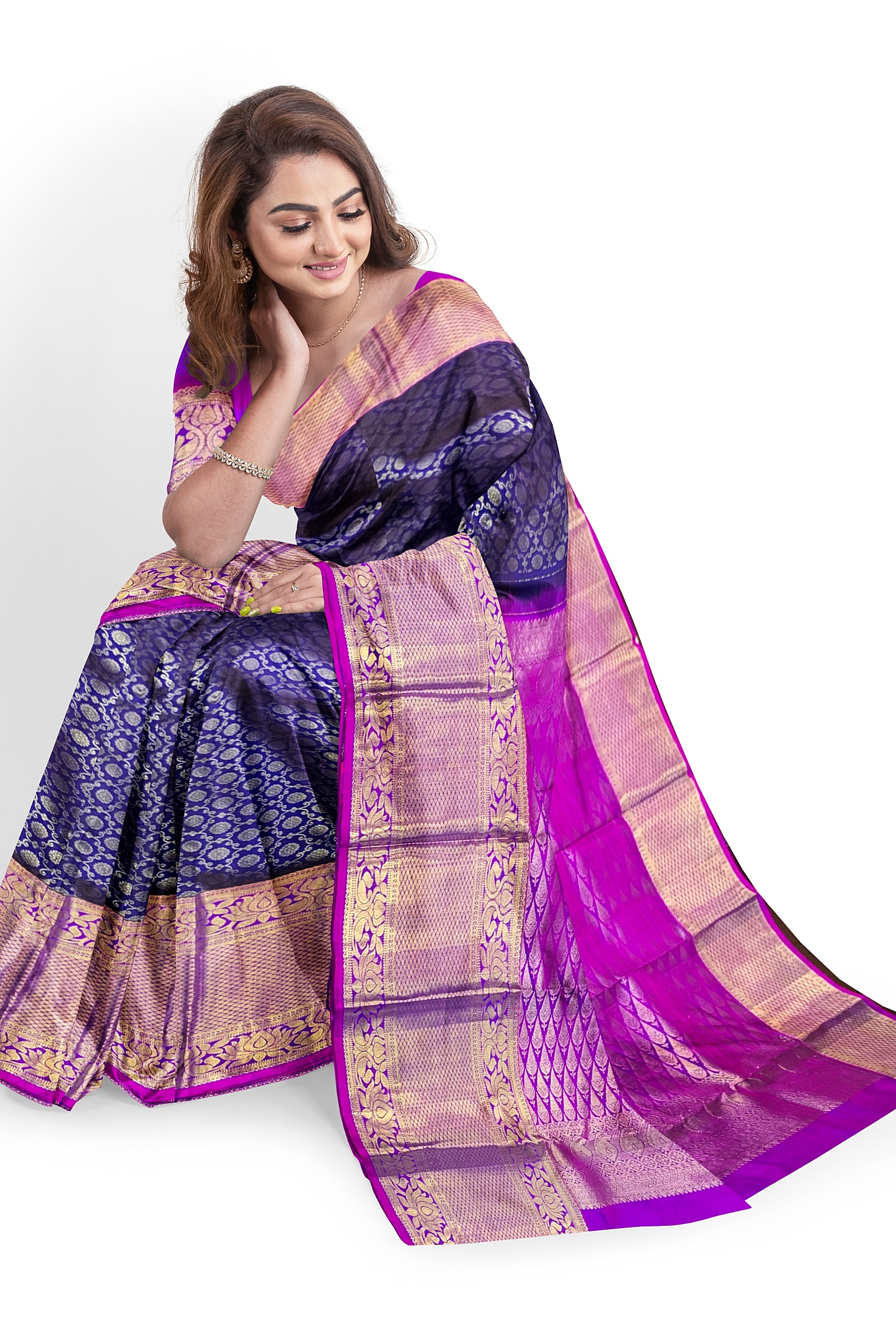 Comparison of Kanjivaram Silk Saree vs Banarasi Silk Saree Weaves
